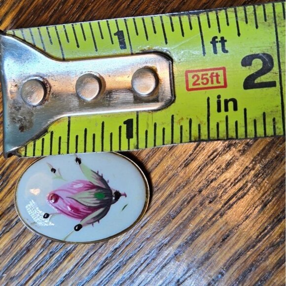 Vintage Hand Painted Ceramic Rose Bud  Oval Gold tone Pin Pendant Brooch - Picture 7 of 8